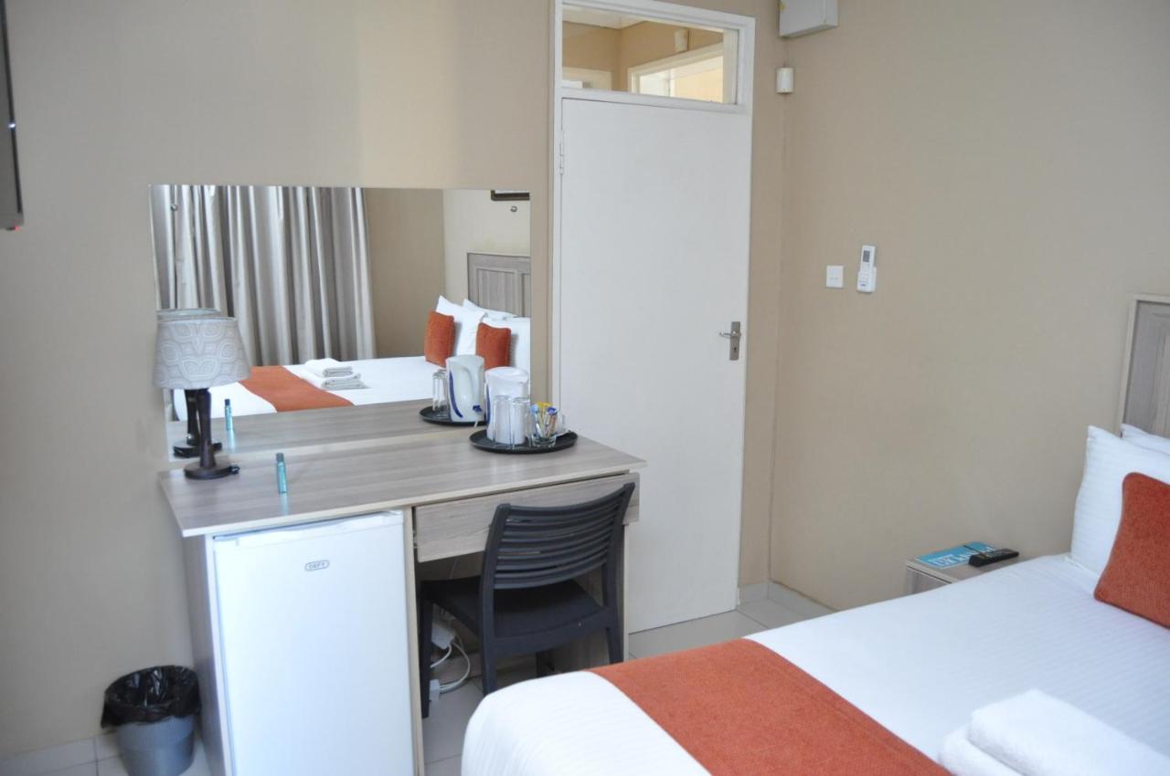 Bridgeville Guest House Γκαμπορόνε Εξωτερικό φωτογραφία