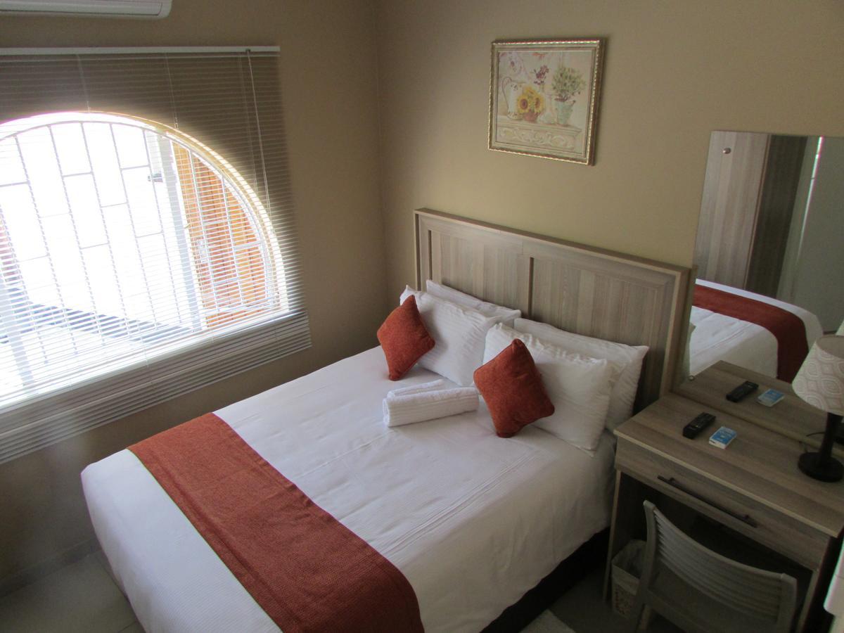 Bridgeville Guest House Γκαμπορόνε Εξωτερικό φωτογραφία