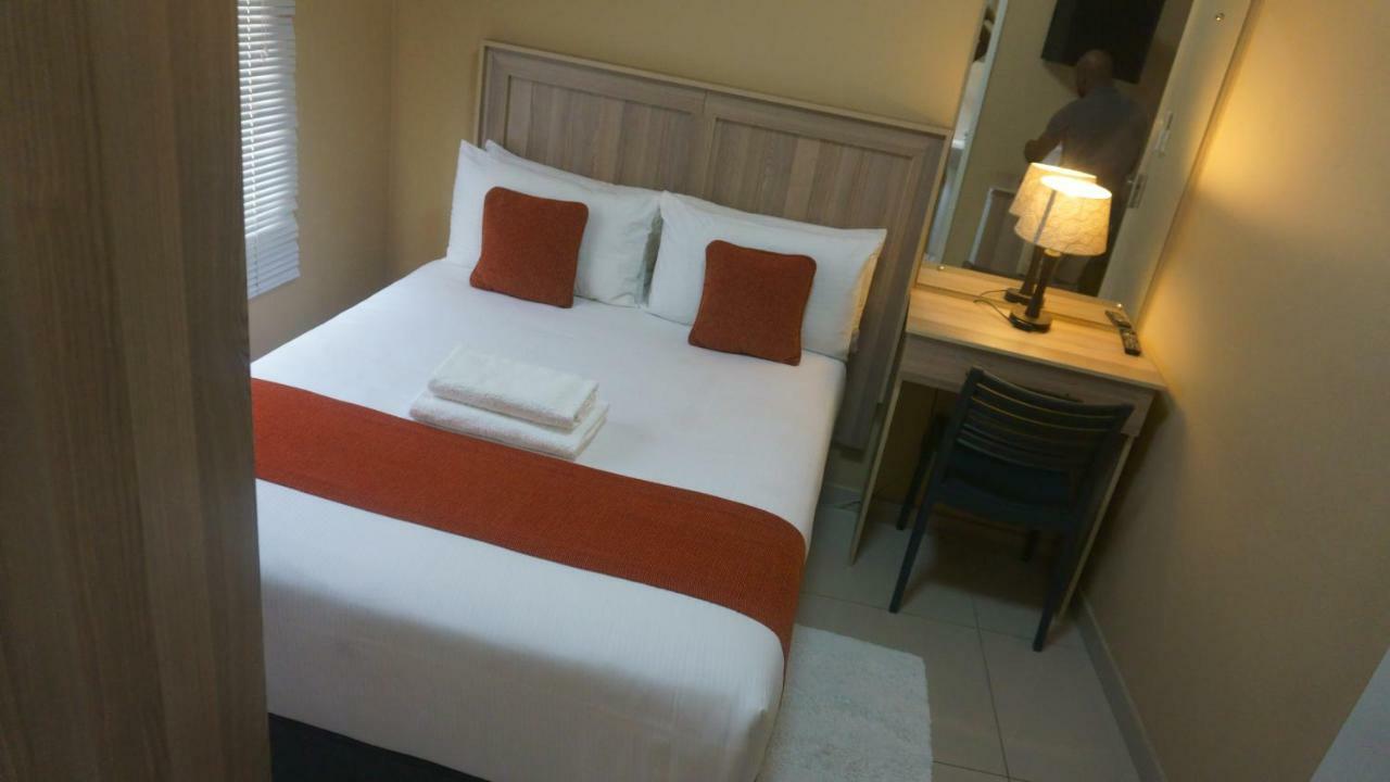 Bridgeville Guest House Γκαμπορόνε Εξωτερικό φωτογραφία