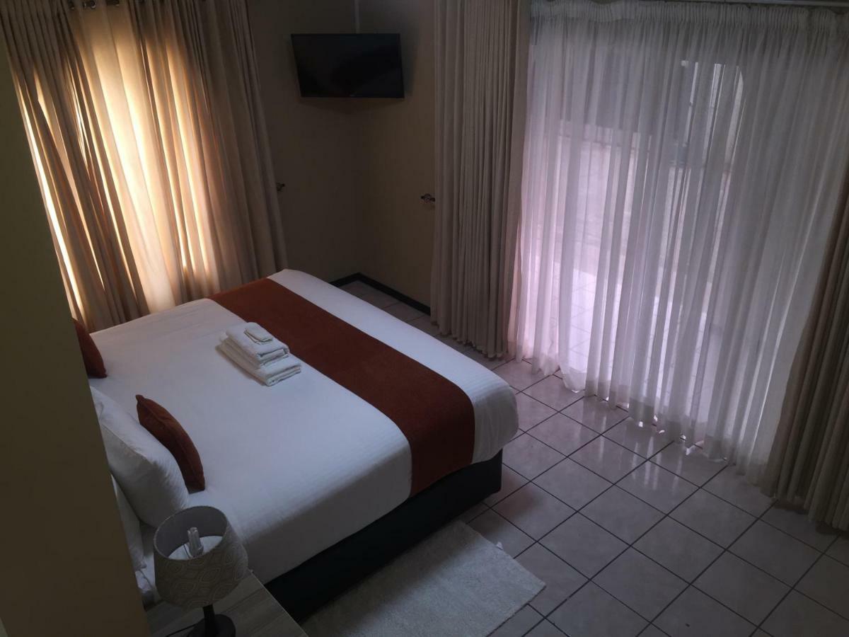 Bridgeville Guest House Γκαμπορόνε Εξωτερικό φωτογραφία